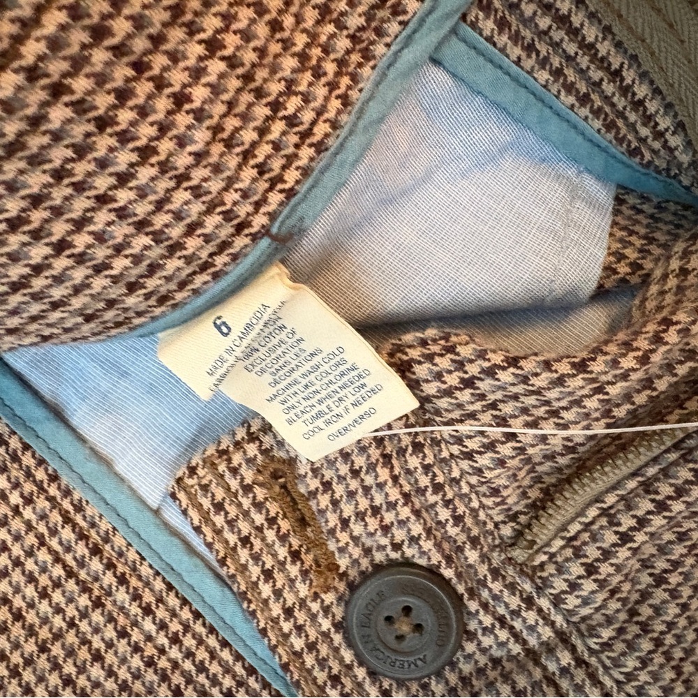 American Eagle Women's Brown Checkered Shorts - Picture 3 of 4